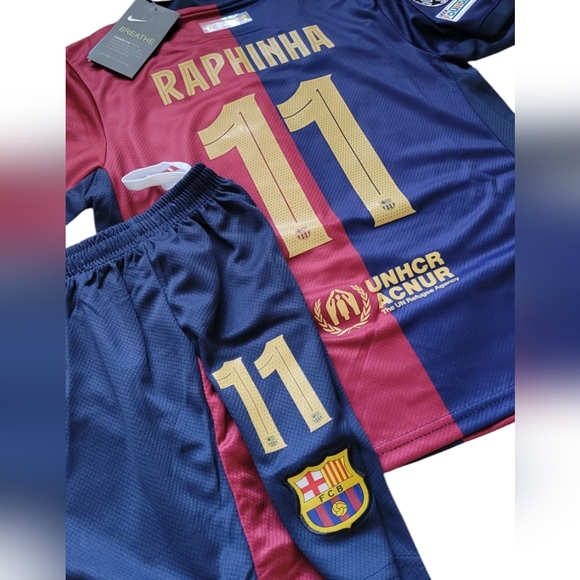 Barcelona Home Raphinha Set for Kids - Picture 2 of 5